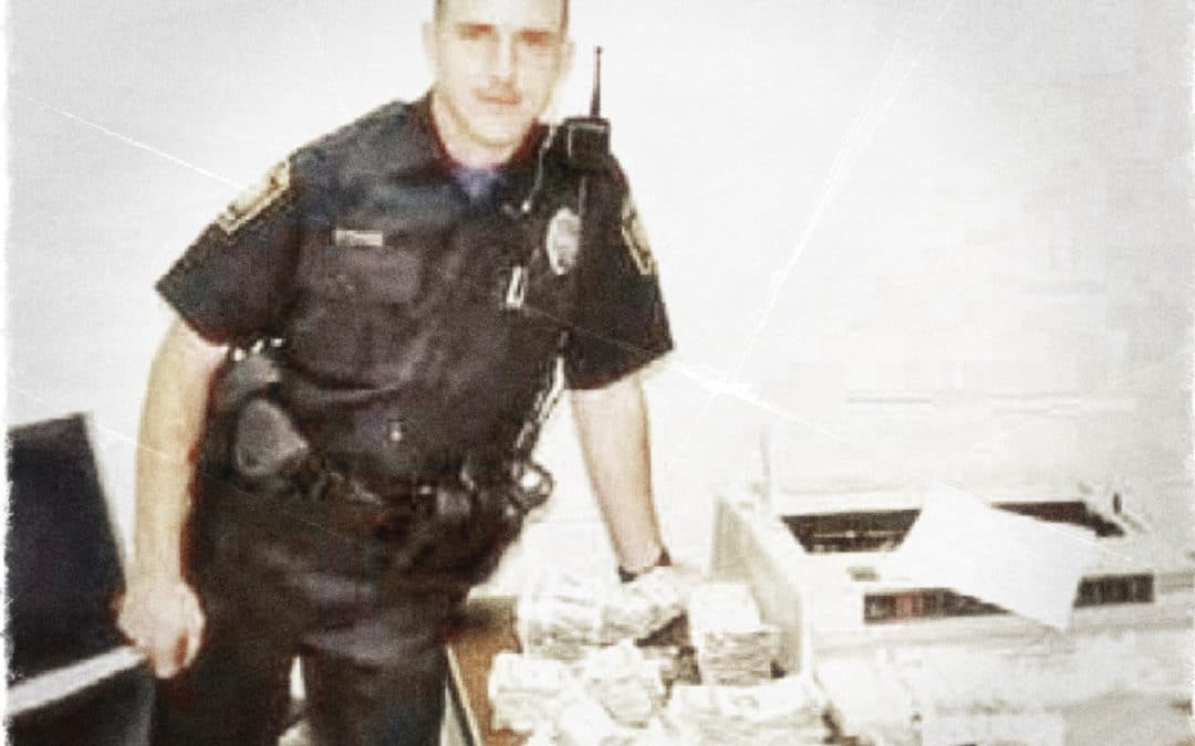 USA — RUSSIE • Un flic contre l’État policier