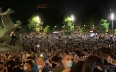 COVID-SERBIE • Le retour du couvre-feu provoque une insurrection
