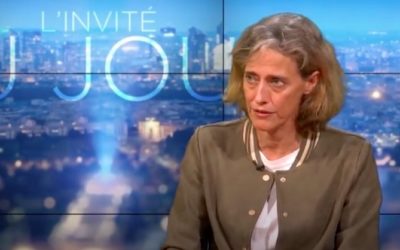 COVID_19 • Une scientifique ôte son bâillon