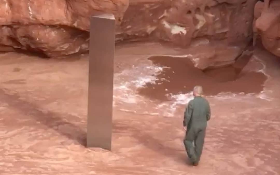 USA • Ne manquait plus que le monolithe